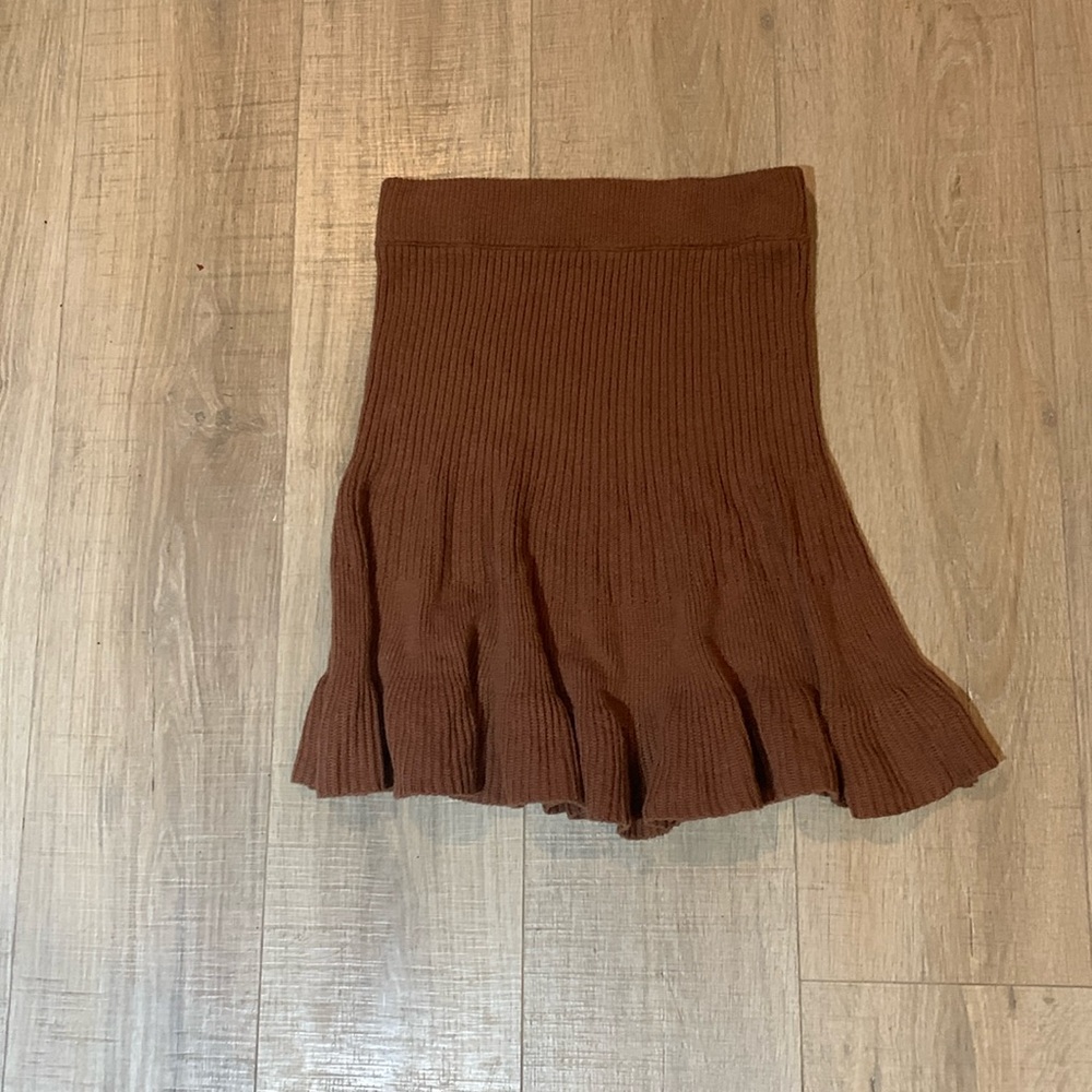 Gorgeous knit Free People skirt. Never worn!
